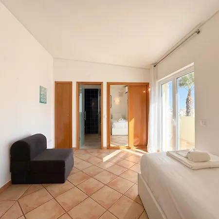 With Pool, Gym, And Games #1961 Apartman Lagos