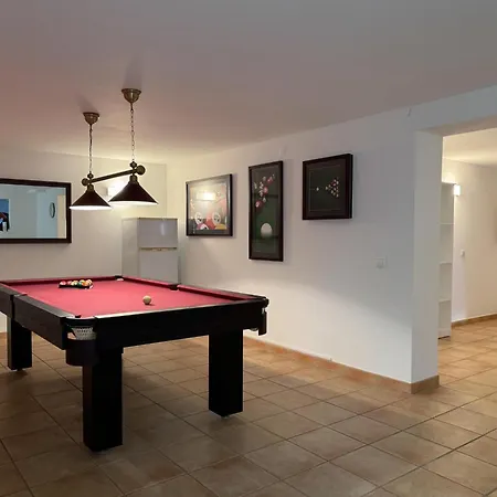 With Pool, Gym, And Games #1961 Apartman *